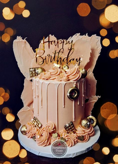 Drip Cake Mujer, Chocolate Birthday Cake Ideas For Women, Trendy Birthday Cakes For Women, Elegant Drip Cake, Buttercream Drip Cake, Buttercream Drip, Trendy Cakes, Orange Birthday Cake, Golden Birthday Cakes