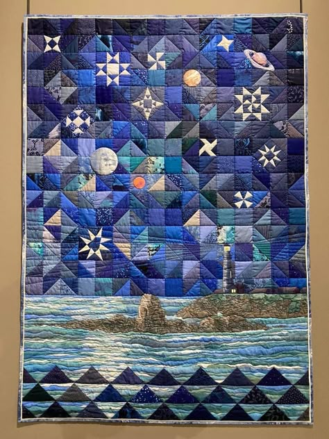 Landscape Quilts Ideas, Northern Lights Quilt, Night Sky Quilt, Sky Quilt Pattern, Fantasy Quilt, Lighthouse Quilt, Seascape Quilts, Quilted Bag Patterns, Quilting Art