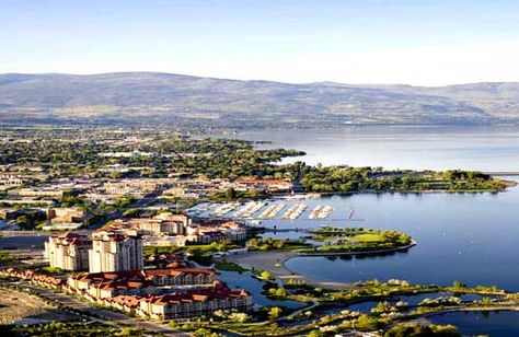 Moving to Kelowna BC - Best Movers Kelowna BC Things To Do In Kelowna, Kelowna British Columbia, Kelowna Bc, Okanagan Valley, Amazing Race, Beach Rentals, City Photography, Canada Travel, Wine Country