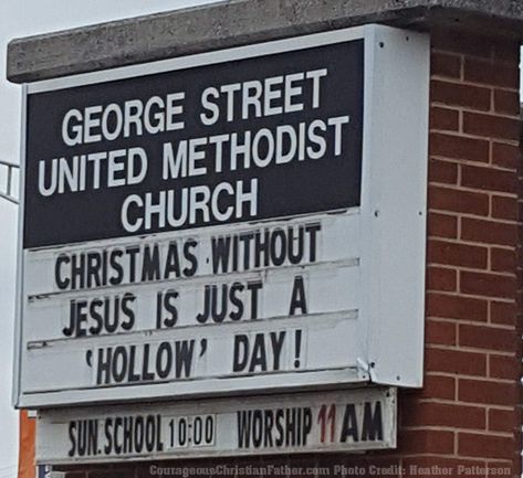 Church Signs For Christmas, Christmas Church Signs, Church Signage, Christian Funnies, Church Bulletin Covers, Spiritual Signs, Church Sign Sayings, Funny Church Signs, Church Humor