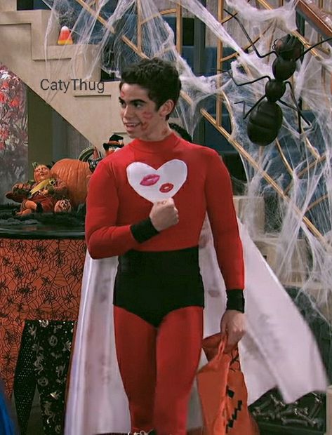 Luke From Jessie, Jessie Halloween, Camp Kikiwaka, Carlos Descendants, Luke Ross, Hey Jessie, Famosos Guapos, Disney Jessie, Gf And Bf