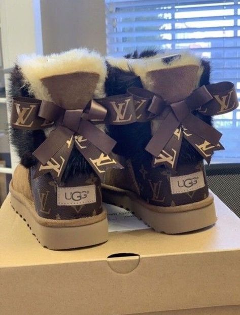 Boots With Bows, Cute Uggs, Jordan Shoes Girls, Pretty Shoes Sneakers, Fresh Shoes, Hype Shoes, Girly Shoes, Louis Vuitton Boots, Swag Shoes