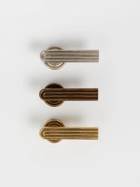 Discover the premium collection of luxury hardware brands at MiandGei. Elevate your residential or commercial space with our exquisite designs. Champagne Bronze Bathroom, Polished Nickel Bathroom Hardware, Bronze Kitchen Hardware, Champagne Bronze Kitchen, Modern Door Handles, Bronze Bedroom, Brass Bedroom, Brass Kitchen Hardware, Bathroom Knobs