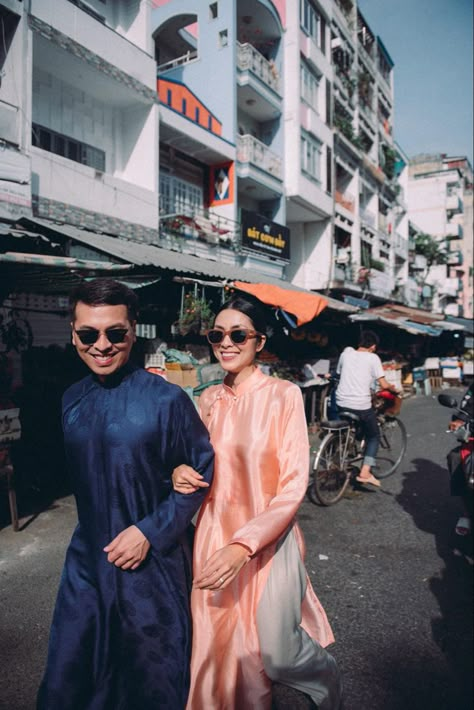 Ao Dai Engagement Photos, Ao Dai Wedding Photoshoot, Vietnamese Engagement Photos, Ao Dai Couple, Vietnamese Photoshoot, Vietnamese Wedding Photography, Mens Scarf Knitting Pattern, Old Fashioned Wedding, Vietnam Wedding