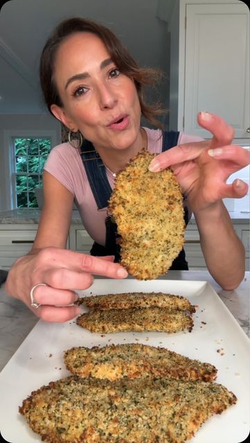 Ereka Vetrini on Instagram: "For episode 6 of ITA-LEAN, I’m sharing my recipe for CRISPY BAKED CHICKEN CUTLETS! I chose to bake them in the oven verses the airfryer so that I don't exclude anyone. 

Chicken & Marinade:
1¼ lb thinly sliced chicken cutlets
3 tbsp olive oil 
3 tsp lemon juice
½ tsp salt
¼ tsp pepper

Seasoned Breadcrumbs:
1¼ cup panko breadcrumbs
½ cup grated parmigiano reggiano
½ tsp salt
¼ tsp pepper
½ tsp garlic powder
½ tsp onion powder
2 tbsp dried parsley
 
Everything Else
1 ¼ cup Non-Fat plain Greek yogurt
½ tsp salt
¼ tsp pepper
1 tbsp milk
Olive oil spray

-Preheat oven to 400F Convection Bake
-To marinade the chicken, add 3 tbsp olive oil, 3 tsp lemon juice, ½ tsp salt and ¼ tsp pepper to a large bowl. Mix well then add your chicken. Coat chicken in mixture and let Ereka Vetrini Recipes, Baked Chicken Cutlets, Baking Rack, Chicken Cutlet Recipes, Weekly Dinner, Dried Parsley, Chicken Recipies, Crispy Baked Chicken, Olive Oil Spray