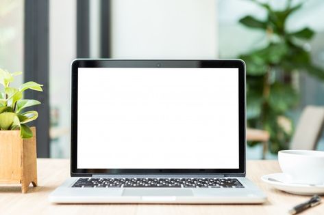 Mockup of laptop computer with empty scr... | Premium Photo #Freepik #photo #mockup #coffee #technology #wood Cup On Table, Coffee Shop Background, Wallpaper Powerpoint, Computer Mockup, Shop Background, Fairytale Nursery, Photoshop Design Ideas, White Screen, Phone Mockup