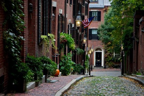 The 10 Best Breakfast And Brunch Spots In Beacon Hill, Boston Breakfast In Boston, Weekend In Boston, Beacon Hill Boston, Places In Boston, Boston Neighborhoods, Boston Travel Guide, Boston Apartment, Breakfast Places, Boston Travel