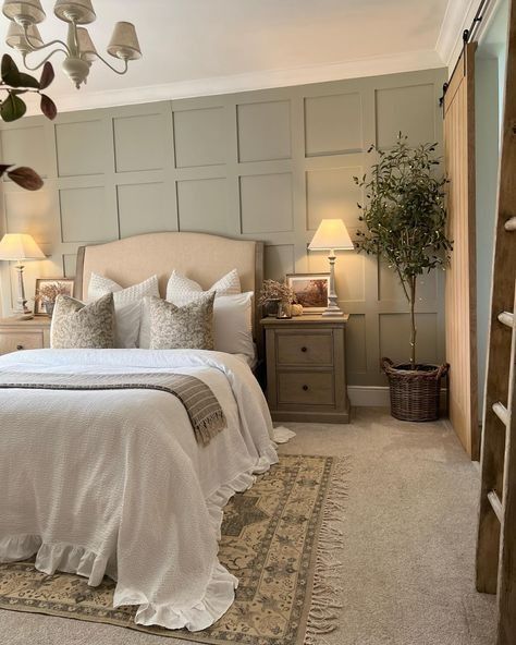 Bedroom Panelling Full Wall, Panelled Walls Bedroom Neutral, Taupe Bedroom Panelling, Square Panelling Bedroom, Pannel Wallpaper Bedroom, Panelled Wallpaper Bedroom, Neutral Bedroom Panelling, White Paneling Walls Bedroom, Egyptian Cotton Panelling