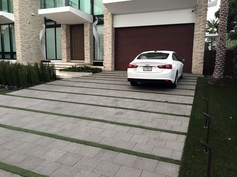 Driveway Projects - hydroPAVERS® Golden Beach, FL Using Dark Grey hydroPAVERS® Concrete Grass Driveway, Concrete And Grass Driveway, Modern Pavers Driveway, Modern Driveway Design, Driveway Modern, Modern Driveway Ideas, Driveway Tiles, Car Driveway, Driveway Materials