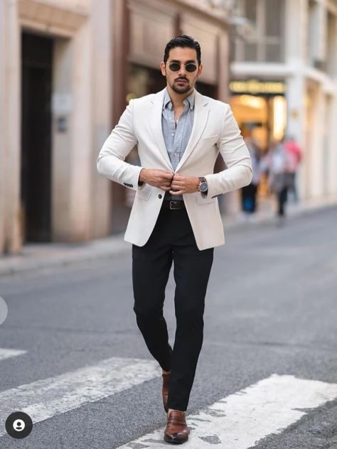 White Blazer Outfit Men, Cream Blazer Outfit, Beige Blazer Outfit, White Blazer Men, Chinos Men Outfit, White Blazer Outfits, Black Outfit Men, Mens Smart Casual Outfits, Blazer Outfits Men