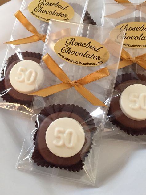 Diy 50th Birthday Decorations, 50th Birthday Favors, Cookie Party Favors, 50th Wedding Anniversary Party, Creative Wedding Favors, Inexpensive Wedding Favors, Mom Party, 90's Birthday Party, Chocolate Covered Oreo