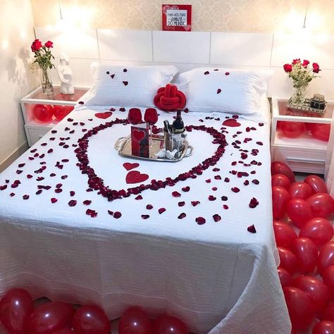 Valentine Bedroom Decor, Birthday Surprise For Husband, Valentines Bedroom, Romantic Room Surprise, Romantic Dinner Decoration, Ideas Aniversario, Romantic Room Decoration, Bedroom Colour, Birthday Room Decorations