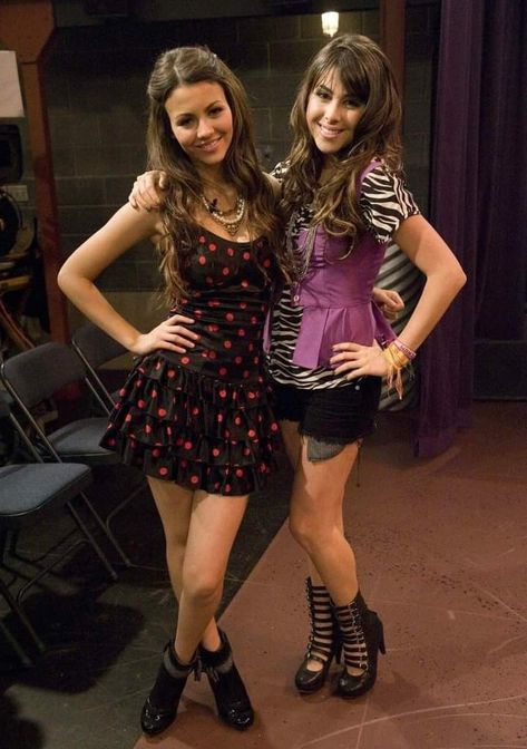 Trina Vega Outfits, Victorious Fashion, Kat Valentines, Victorious Outfits, 2010's Fashion, Victorious Tori, Trina Vega, Nickelodeon Victorious, Victoria Justice Victorious