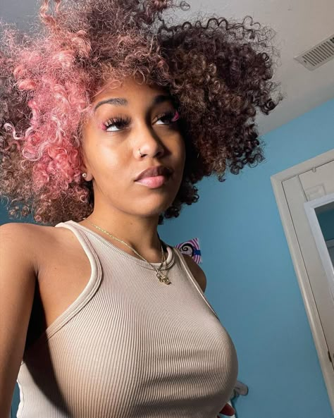 Pink Highlights Curly Hair Black Women, Pink And Brown Curly Hair, Brown Hair With Pink, Brown Hair With Pink Highlights, Long Relaxed Hair, Brown And Pink Hair, Pink And Black Hair, Front Pieces, Light Pink Hair