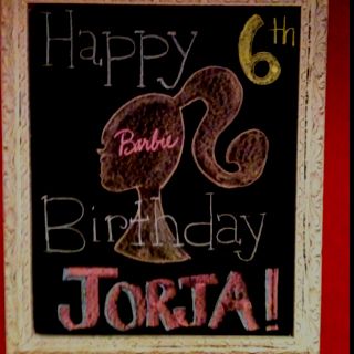 Barbie birthday sign Barbie Chalk Art, Barbie Chalkboard Art, Double Birthday Parties, Barbie Dreamhouse, Barbie Birthday Party, Birthday Chalkboard, Barbie Birthday, Barbie Party, Barbie Dream House