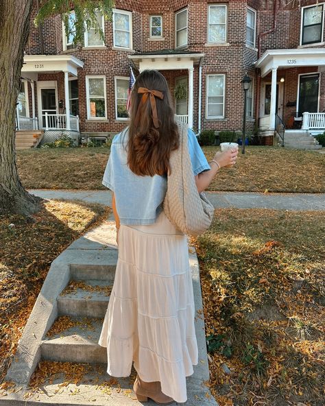 happy october 1st 🍂🤎👜 Alliecore Outfits, Outfits To Wear To A Conference, Spring Tennessee Outfits, Flowy Feminine Outfits, Christian Fashion Aesthetic, Cottagecore Outfits Women, Modest Style Outfits, Little Women Inspired Outfit, Going To Church Outfits