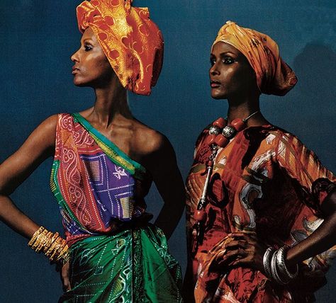 Iman and Waris Dirie  photographed by Annie Leibovitz Somali Clothes, Somali Clothing, Supermodel Iman, Iman And David Bowie, Vogue Editorial, Annie Leibovitz, Vogue Spain, Vogue Us, Iconic Photos