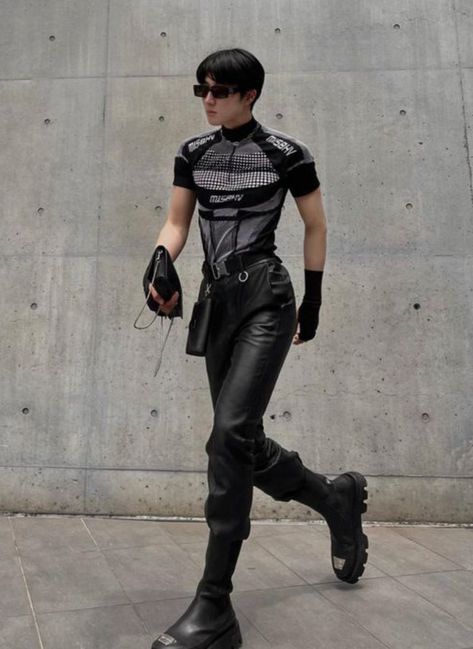 Cyberpunk Fashion Male, Cyberpunk Outfit Male, Queer Fashion Guys, Rave Outfit Men, Rave Suits, Tech Outfit, Cyberpunk Outfit, Mens Street Style Summer, Drip Fits