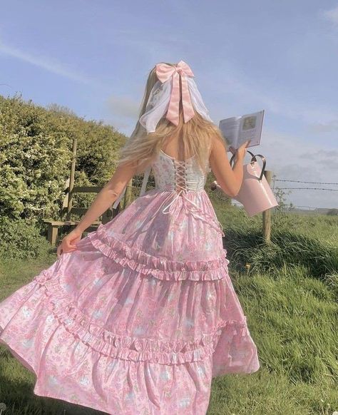 Fantasy Picnic, Cottage Outfits, Southern Belle Outfit, Lane Aesthetic, Prairie Aesthetic, Cute Pastel Outfits, Girly Core, Coquette Clothing, Debut Photoshoot