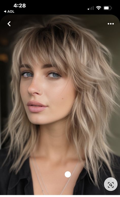 Long Choppy Hair, Long Shaggy Haircuts, Messy Bob Haircut, Haircuts Trending, Medium Length Hair With Bangs, Frosted Hair, Corte Bob, Hair Color Crazy, Messy Short Hair