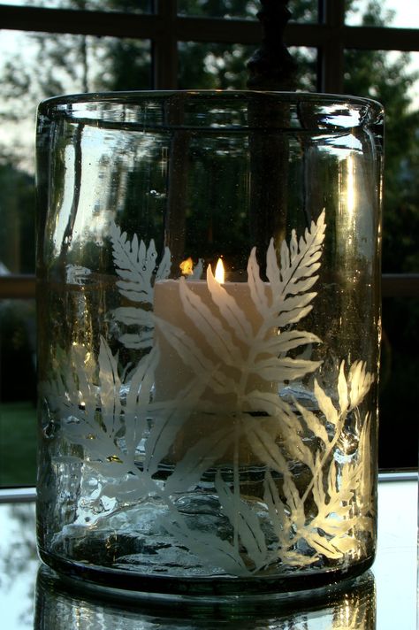 Glass Bottle Etching, Etched Glass Cup Ideas, Etched Glass Candle Holders, Etched Glass Vase, Etched Drinking Glass Ideas, Etched Glass Gift Ideas, Christmas Glass Etching Ideas, Laser Glass Engraving, Cricut Etched Glass Projects