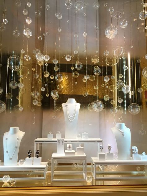 Chanel Fine Jewelry Window Display at Encore Hotel, Las Vegas: Boutique Jewelry Display, Jewelry Shop Window, Chanel Fine Jewelry, Jewelry Shop Display, Jewelry Store Displays, Jewerly Displays, Jewelry Store Design, Store Window Display, Store Window Displays