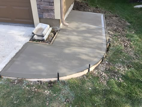 Concrete Broom Finish – Trash Can Pad – After – Hometown Lawn – Hometown Lawn, LLC Trash Can Pad, Hide Garbage Cans, Trash Can Storage Outdoor, Hide Trash Cans, Garbage Can Storage, Trash Can Storage, Storage Outdoor, Outdoor Trash Cans, Side Yard Landscaping