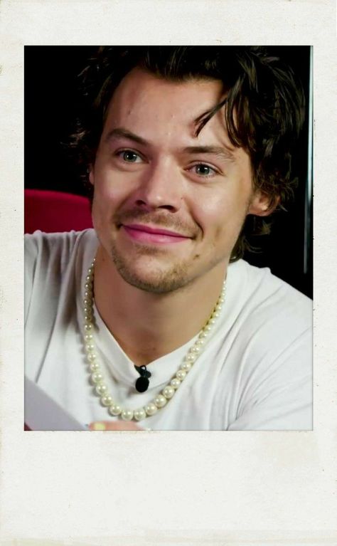 Harry Styles Pearl Necklace, Harry Styles Pearls, Harry Eras, Face Magazine, The Face Magazine, Pearl Bracelets, Harry Edward Styles, Edward Styles, Plaid Skirt