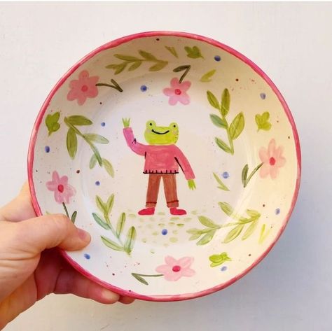 Cute Painted Bowls Ceramics, Painting Pottery Ideas Aesthetic, Simple Painted Ceramics, Pick And Paint Pottery Ideas, Paint Own Pottery Ideas, Pottery Plate Ideas Paint, Cute Bowl Designs Painted, Cute Ceramics Ideas Paint, Cute Painted Pottery Ideas