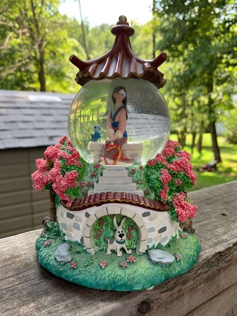 Nyc Snow Globe, Disney Candy, Disney Snowglobes, Disney Souvenirs, Disney Rooms, I Love Snow, Fotografi Vintage, Disney Ornaments, Disney Home Decor