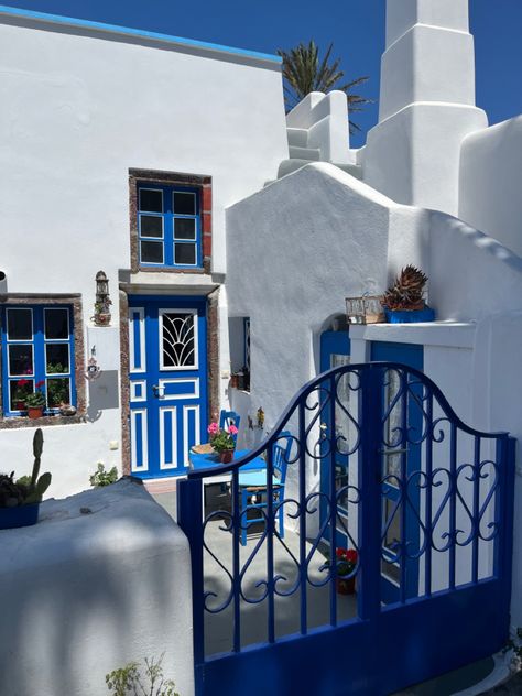 Mia Core, Greek Summer, Greece Summer, Stay Forever, Greece Vacation, Home Aesthetic, Mama Mia, Blue House, Travel Aesthetic