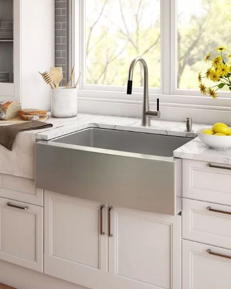 Stainless Steel Farmhouse Sinks! Discover the best stainless steel apron front sinks for your kitchen. You can upgrade a rustic kitchen, coastal kitchen, or any style kitchen, stainless steel farm home sinks are perfect. Stainless Steel Apron Front Sink, Stainless Countertops, Best Farmhouse Sinks, Farm Sinks, Farmhouse Bathroom Sink, Stainless Steel Farmhouse Sink, White Farmhouse Sink, Replacing Kitchen Countertops, Farmhouse Sinks