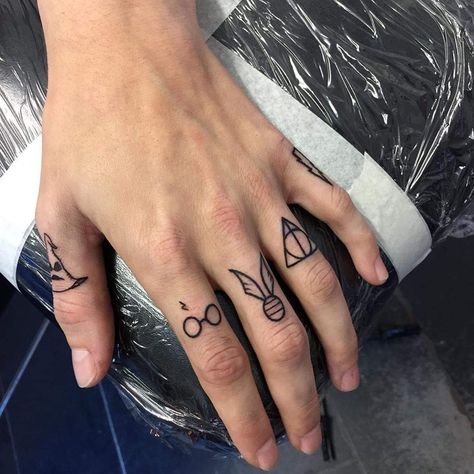 Black And White Harry Potter Tattoos, Wand Finger Tattoo, Harry Potter Tattoo Unique, Tiny Harry Potter Tattoos, Fingers Tattoo, Harry Potter Tattoo Sleeve, Harry Potter Ring, Harry Tattoos, Wand Tattoo