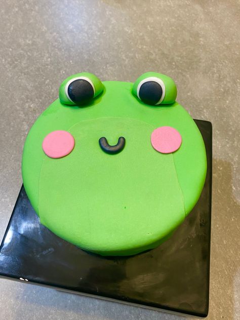 Frog Smash Cake, Easy Frog Cake, Frog Food, Frog Cake, 14th Birthday Cakes, Pinterest Cake, Cupcake Cake Designs, Elegant Birthday Cakes, Simple Cake Designs