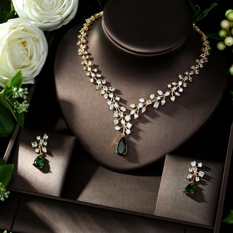 Charm Green Water Drop Dubai Jewelry Sets Gold Color Wedding Necklace Earrings Sets https://m.alibaba.com/product/1600350890910/Charm-Green-Water-Drop-Dubai-Jewelry.html?__sceneInfo={"cacheTime":"1800000","type":"appDetailShare"} Bridal Diamond Necklace, Bride Jewelry Set, Diamond Jewelry Set, American Diamond Jewellery, Earrings Sets, Fancy Jewelry Necklace, Modern Gold Jewelry, Diamond Wedding Jewelry, Diamond Necklace Designs