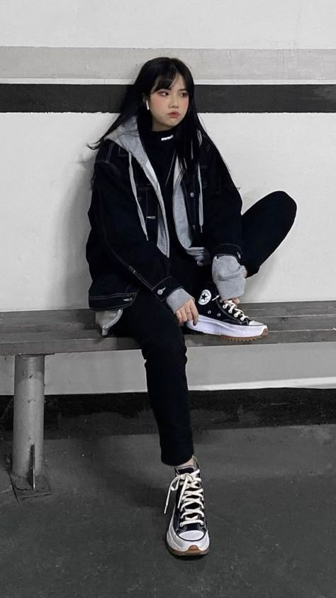 Elegant Tomboy Outfits, Black Tomboy Outfits, Tomboy Aesthetic Outfits, Uk Baddie Makeup, Gifts For Tomboy, Tomboy Girl Aesthetic, Mikaela Core, Tomboy Shoes, Tomgirl Outfit