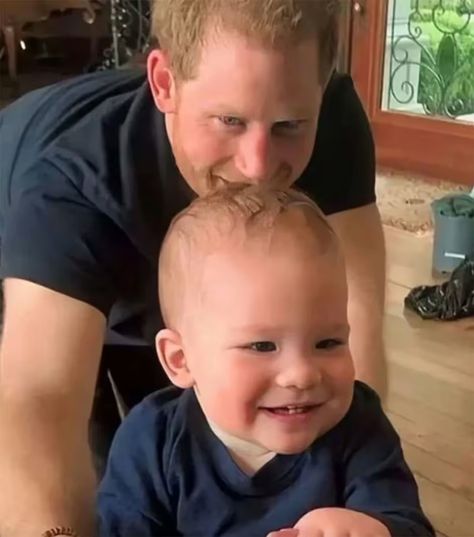 Prince Archie in the Netflix series Prince Archie, Princ Harry, Prince Harry Et Meghan, Prince Harry Photos, Prince Harry And Megan, Prinz Harry, Family Wishes, Principe Harry, Royal Life