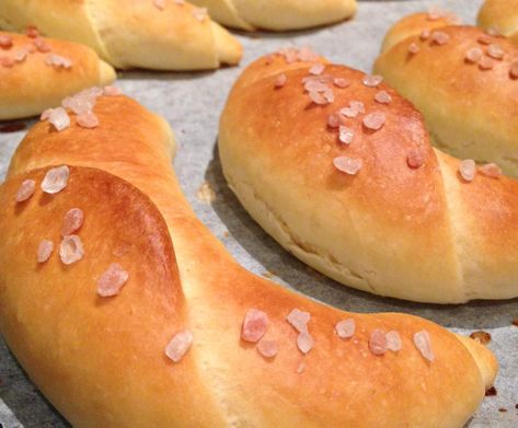 Recipe Kifli - Hungarian Bread Rolls by Belinda M - Recipe of category Breads & rolls Hungarian Bread Recipe, Hungarian Bread, Handmade Bread, Bread Rolls Recipe, Artisan Bread Recipes, Bread Roll, Hungarian Recipes, Kitchen Machine, Thermomix Recipes