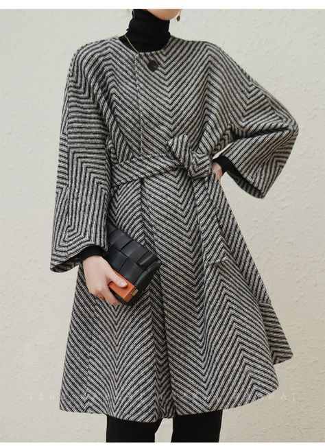 Black and White Zigzag Woolen Coat – Bosom Blouse