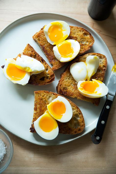 If you've never soaked your bread in both oil AND vinegar before toasting or grilling it, now's the time to start :) The vinegar adds a sweetness and sharpness that's irresistible. Top it with some soft-boiled eggs, and you're on your way to breakfast (or lunch! or dinner!) nirvana. #toast #bread #sourdough #vinaigrette #softboiledeggs Bread Sourdough, Naan Pizza, Toast Bread, Olive Oil And Vinegar, Soft Boiled Eggs, Egg Toast, Boiled Egg, Easy Salads, Egg Recipes