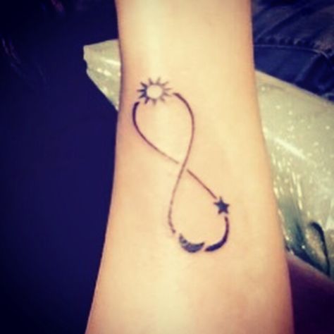 Sun, moon and star infinity. Would love to do with with a seashell and stars for my mom and i... Moon Star Tattoo, Tattoo Sonne, Infinity Symbol Tattoo, Infinity Tattoo Designs, Tattoos Infinity, Star Tattoo Designs, Symbol Tattoo, Sun Tattoos, Infinity Tattoos