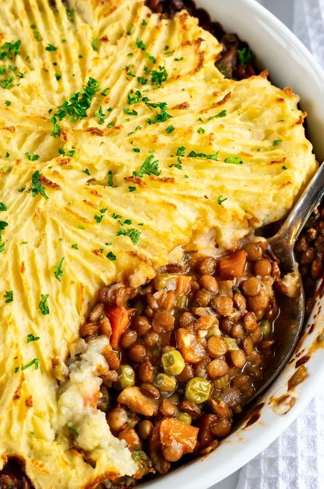 Healthy Lentil Shepherd’s Pie Lentil Shepard’s Pie, Lentil Shepherd's Pie, Lentil Shepherds Pie Recipe, Red Lentil Shepards Pie, Lentil Shepherd Pie, Lentil Meals Healthy, Vegan Shepard’s Pie, Vegetarian Shepard’s Pie, Green Lentil Recipes Easy