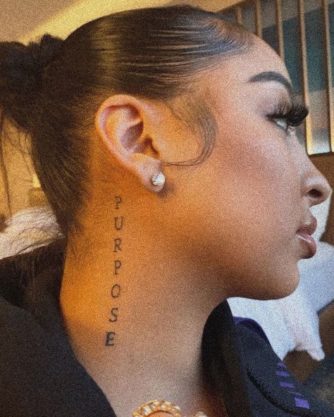 𓂀 AngeliseKiannie on Instagram: “P U R P O S E💫 #DSG” Neck And Shoulder Tattoos For Women, Cute Line Tattoos, Side Neck Tattoos Women, Shoulder Henna, Female Tattoo Ideas, Girl Neck Tattoos, Cute Hand Tattoos, Neck Tattoos Women, Black Girls With Tattoos