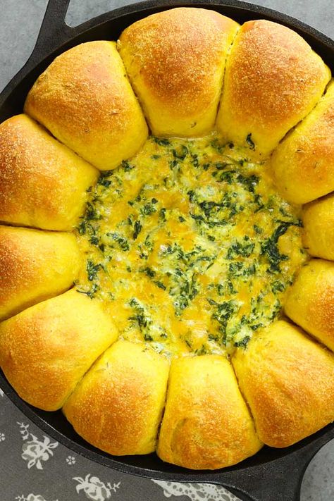 This curry bread with cheese spinach dip is a soft and fluffy bread with cheesy dip. If you like bread, curries and cheese, you need to try this! Curry Bread Recipe, Cheese Spinach Dip, Spinach Cheese Dip, Bread With Cheese, Curry Bread, Fluffy Bread, Chocolate Peanut Butter Desserts, Bread Designs, Cheesy Dip