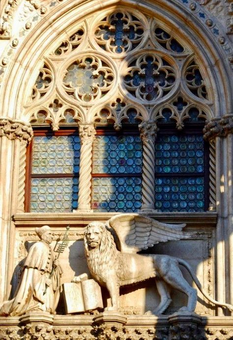 Marble relief on the Palazzo Ducale depicting the Doge of Venice with the winged lion of St. Mark. Doge Of Venice, Winged Lion, Doges Palace, Italy Venice, Gothic Furniture, Festivals Around The World, Inspiration Photo, European History, Gothic Architecture