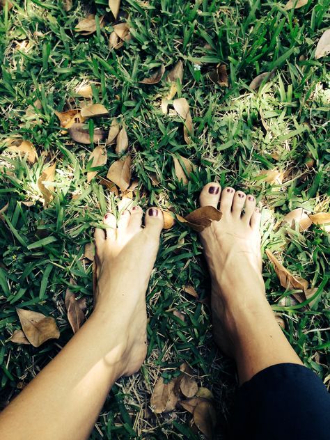 Feet on the grass... Pachamama Pedicure Pictures, Acoustic Guitar Photography, Pedicure Designs Toenails, Guitar Photography, Pedicure Designs, A Series Of Unfortunate Events, Instagram Pictures