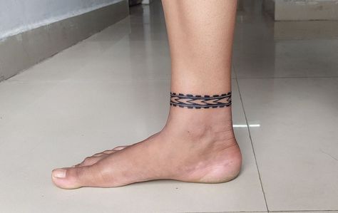 Polynesian Ankle Tattoo For Women, Samoan Ankle Tattoo For Women, Ankle Band Tattoo Women, Thigh Band Tattoo, Ankle Band Tattoo, Wrist Band Tattoo, Thumb Tattoos, Mujeres Tattoo, Ouroboros Tattoo