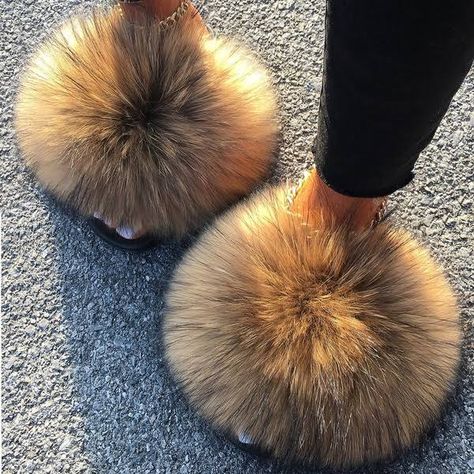 Fluffy Flip Flops, Ceiling Lamp Design, Fluffy Shoes, Cute Shoes Heels, Slides For Women, Plush Slippers, Beach Flip Flops, Fur Slippers, Flip Flop Shoes