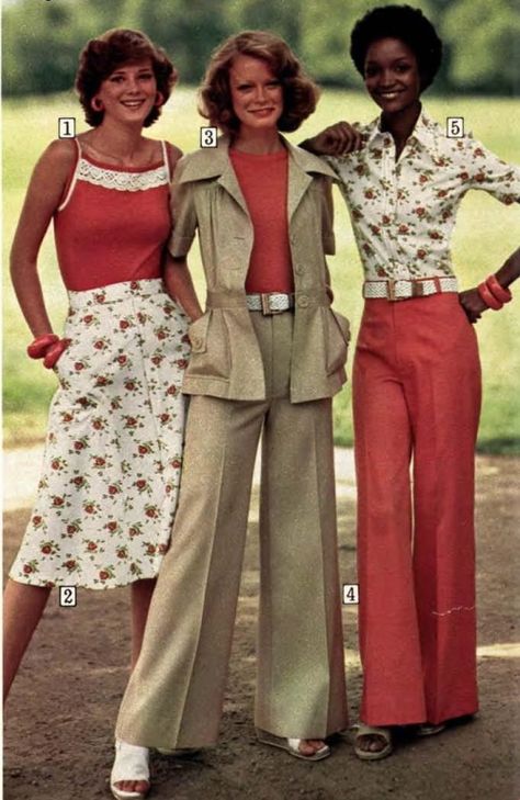 70s Fashion | What Did Women Wear in the 1970s? 1970s Female Fashion, 1970 Fashion Women, Late 70s Fashion, 70s Fashion Trends, 70s Womens Fashion, 1970s Fashion Women, 70s Women Fashion, 1970 Fashion, Decades Fashion