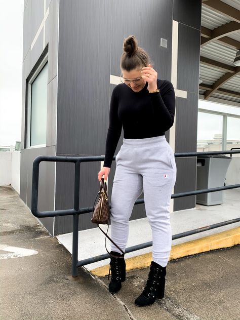 5 WAYS TO WEAR CHAMPION SWEATPANTS: http://www.juliamarieb.com/2020/02/02/5-ways-to-wear-sweatpants:-the-rule-of-5/ | @julia.marie.b Dress Up Sweatpants Outfits, How To Dress Up Sweatpants, Women Sweatpants Outfits, Dress Up Sweatpants, Dress Up Sweats, Sweatpants Outfit Women, How To Style Sweatpants, Dress With Pants, Julia Marie